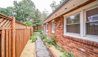 706 W GLEBE Rd, Alexandria, VA 22305