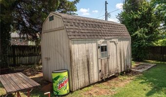 112 Oak St, Arkoma, OK 74901