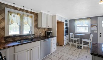 9 Marilyn Rd, Bourne, MA 02532