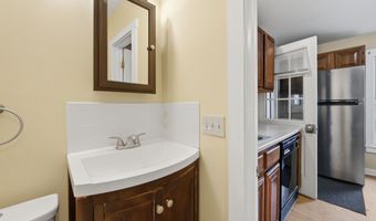 17 Lake Ave, Danbury, CT 06810