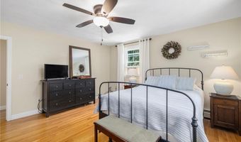 68 Daniel Dr, North Kingstown, RI 02852