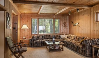 17646 S Ridgewood Dr, Arcadia, MI 49613