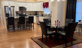 10 Juniper Pl 10, Bohemia, NY 11716