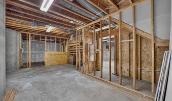 646 S Country Estates Ln, Bloomfield, IN 47424