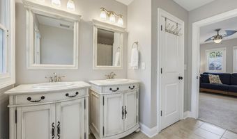 318 Cockle Ln, Beaufort, SC 29906