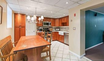 5 Fanwood Ct, West Milford, NJ 07421