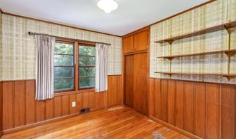 2619 Meadow Glen Rd, Ames, IA 50014