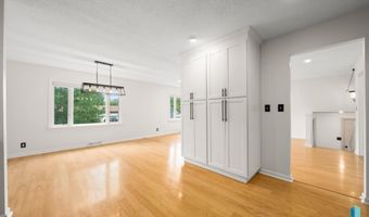 1513 E Sylvan Cir, Brandon, SD 57005