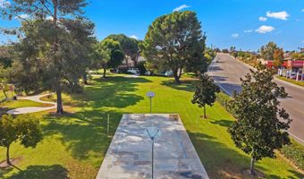 445 Ridgeway Ct, Spring Valley, CA 91977