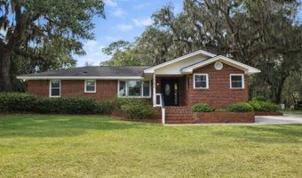 702 Center Dr W, Beaufort, SC 29902
