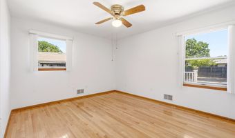 60 Pelican Dr, Bayville, NJ 08721