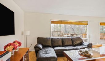 4024 IVA Ln, Annandale, VA 22003