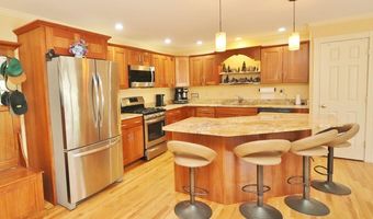 40 Kathryn Ln, Bangor, ME 04401