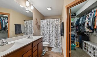 612 Deer Ridge Dr, Atkins, IA 52206