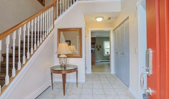 4 Panorama Dr, Alloway, NJ 07461