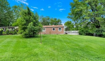 425 Bush Dr, Ballwin, MO 63021