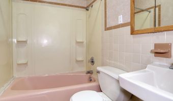 49 E 33RD St, Bayonne, NJ 07002