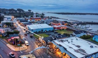 365 2nd St SE, Bandon, OR 97411
