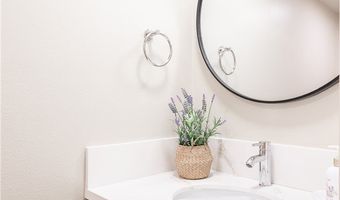 1900 Vine 214, Hollywood, CA 90068