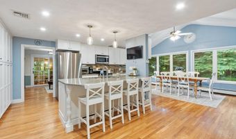 5 Myrtle Dr, Acton, MA 01720