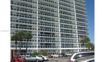 20505 E Country Club Dr 138, Aventura, FL 33180