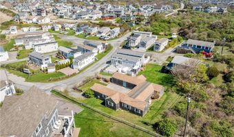 1 Offshore Rd 32, Narragansett, RI 02882