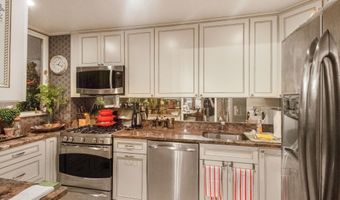 1200 N NASH St 211, Arlington, VA 22209