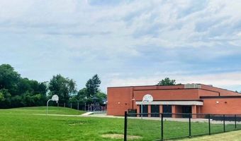 826 S Roosevelt Ave, Arlington Heights, IL 60005