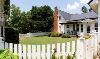 2345 Seagraves Mill Rd, Hull, GA 30646