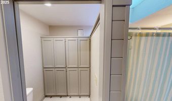 222 DEL NORTE Ln 8, Brookings, OR 97415