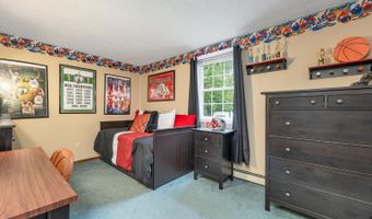 51 Palomino Ln, Bedford, NH 03110