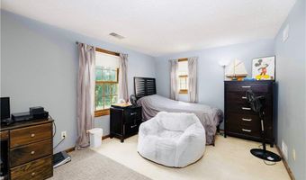 8 Winterberry Dr, Coventry, RI 02816