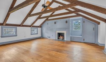 911 Middletown Lincroft Rd, Middletown, NJ 07748