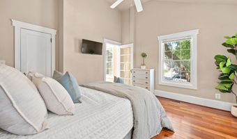 132 S GARFIELD St, Arlington, VA 22204