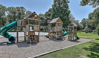 25 Viking Dr, Bristol, RI 02809