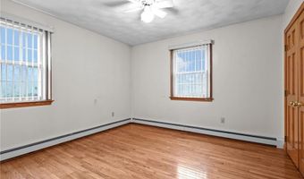 3 Betsy Dr, Bristol, RI 02809