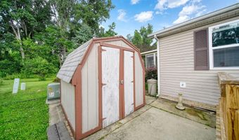 817 Savannah River Dr, Adrian, MI 49221