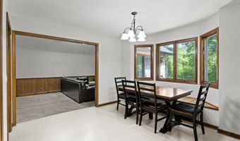 81 Plumwood Ct, Amherst, NY 14051
