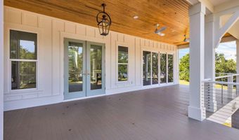 642 N Beach Blvd, Bay St. Louis, MS 39520