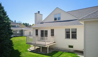 9 Pebble Beach Dr, Bedford, NH 03110