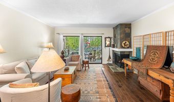 5720 Skyview Way E, Agoura Hills, CA 91301