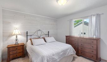 741 Morrison Ave S, Annandale, MN 55302