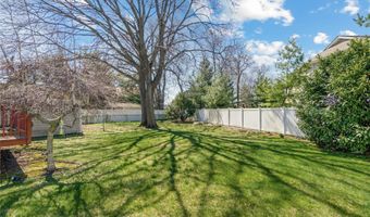 5 S Ronald Dr S, Amityville, NY 11701
