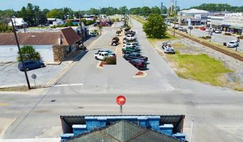 21 Fair St, Baxley, GA 31513