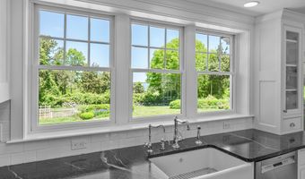 91 Allyn Ln, Barnstable, MA 02630