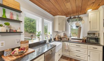 194 Hurricane Rd, Belmont, NH 03220