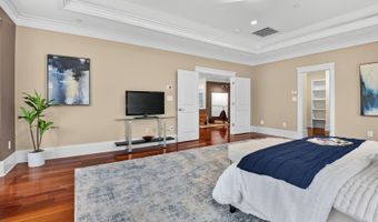 9715 SINGLETON Dr, Bethesda, MD 20817