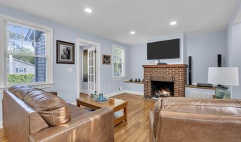 700 Halliard Ave, Beachwood, NJ 08722