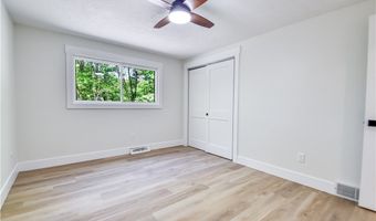 19121 Brewster Rd, Aurora, OH 44202