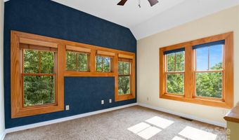 32 Delano Rd, Asheville, NC 28805